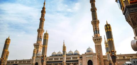 كم عدد المساجد في السعودية 2023